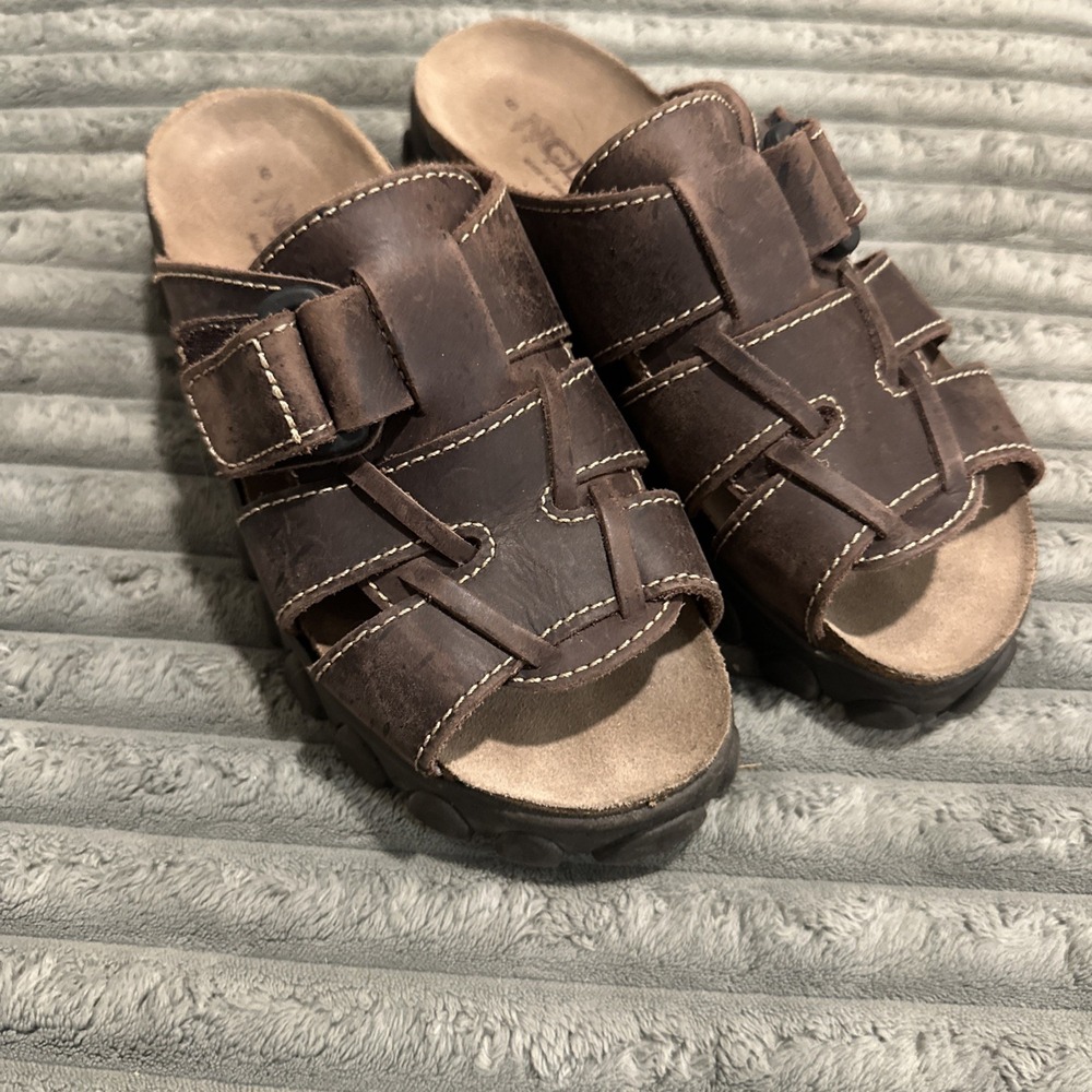 Vintage NICOLE Club Brown Leather Women's Size 6 Sandals Open Toe Buckle Strap